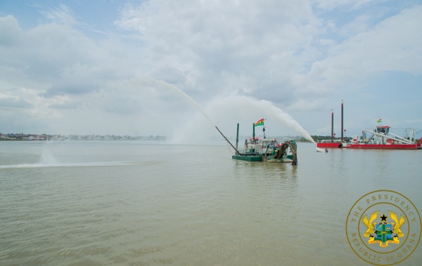 President Akufo-Addo Commissions Dredgers; Charges MMDCEs To Remove Structures On Waterways